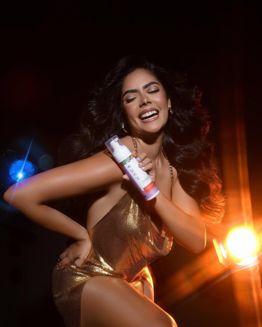 ESPUMA FIJADORA Y VOLUMIZANTE CON PROTECCIÓN TÉRMICA